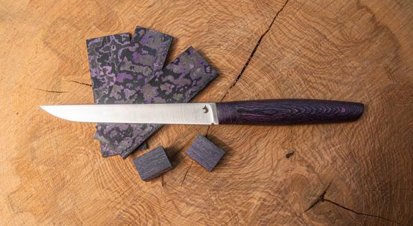 Puukko (le manche entièrement fait de carbon de Fat Carbon)